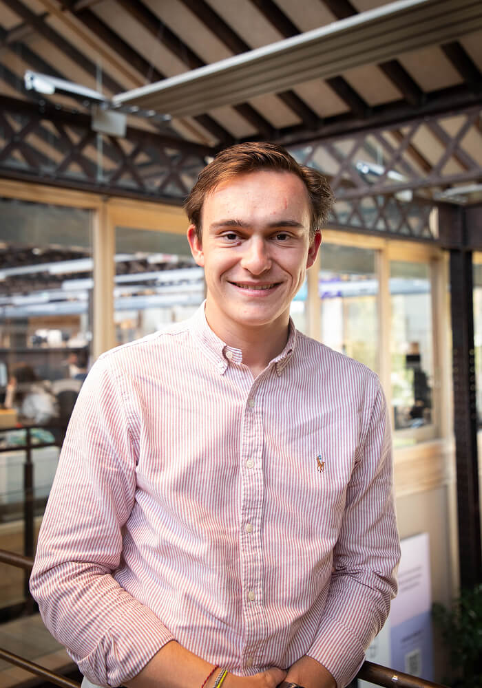 Côme, Responsable administratif